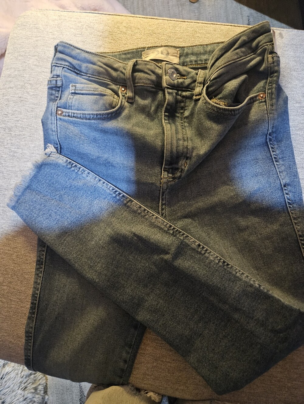 Madewell Women’s Skinny Jeans in Faded Blue Wash. Size 28 Tall